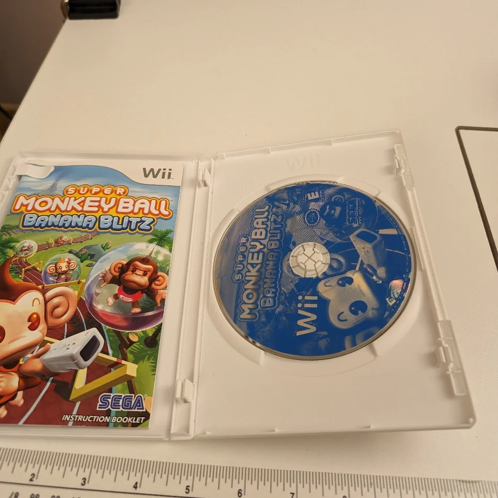 Super Monkey Ball Banana Blitz Wii Game W\ Manual, Case, Original Owner, Tested